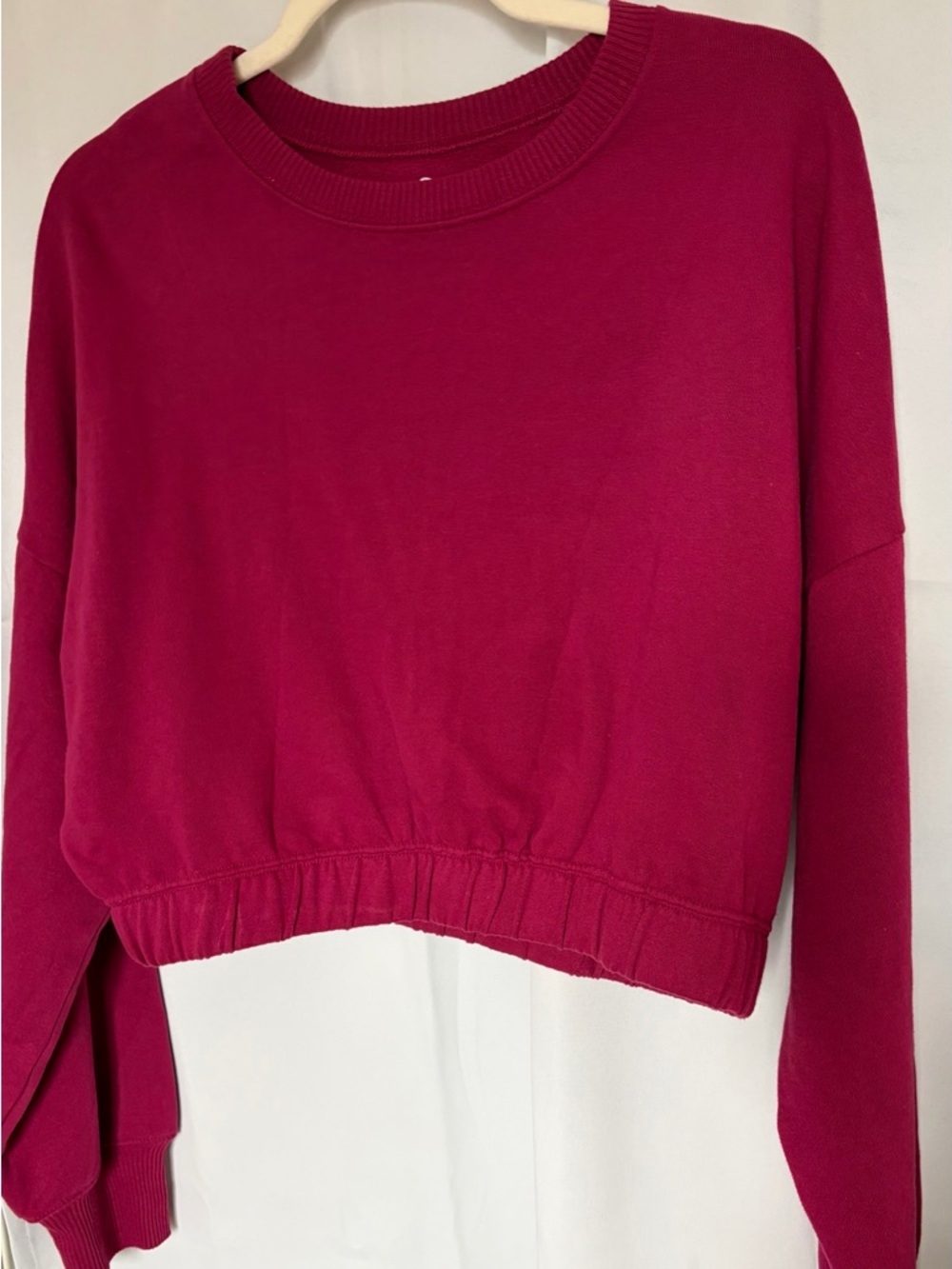 Hollister Women's Raspberry Crewneck Cropped Sweatshirt